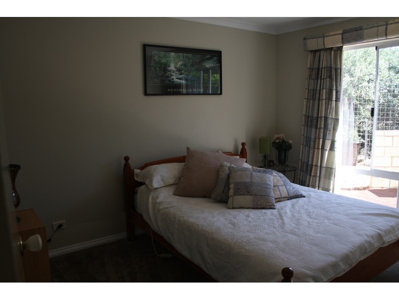 10  Lipscombe Place, Golden Bay WA 6174