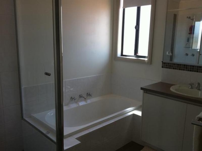 32 Boscastle Way, Darch WA 6065