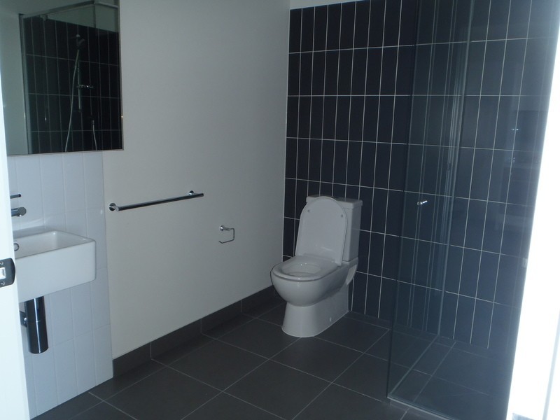 402N1/81 Cemetery Road East, Carlton South VIC 3053