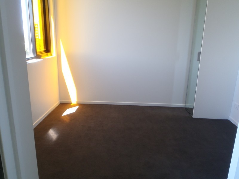 402N1/81 Cemetery Road East, Carlton South VIC 3053