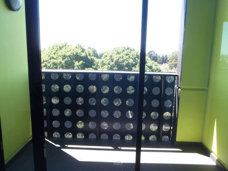 402N1/81 Cemetery Road East, Carlton South VIC 3053