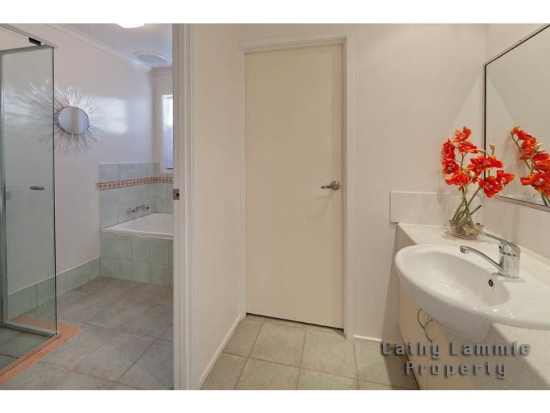 37 MANDALAY STREET, Fig Tree Pocket QLD 4069