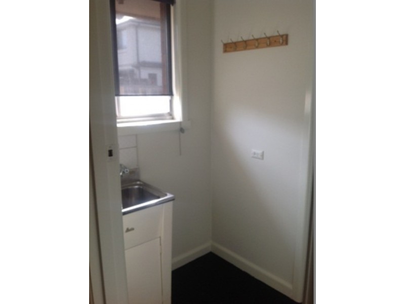 2/21 Carmen Street, Newport VIC 3015