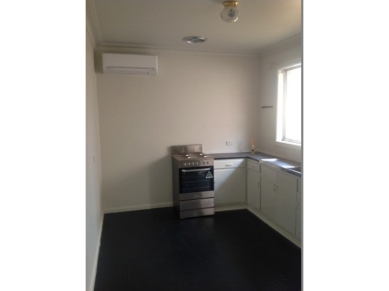 2/21 Carmen Street, Newport VIC 3015