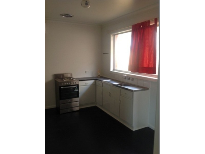 2/21 Carmen Street, Newport VIC 3015