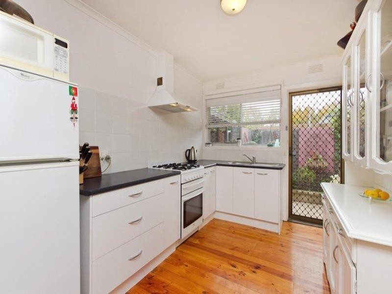 2/8 Crown Avenue, Mordialloc VIC 3195