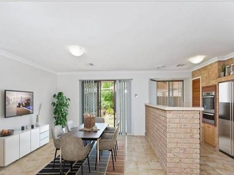 2 Atkins Road, Applecross WA 6153