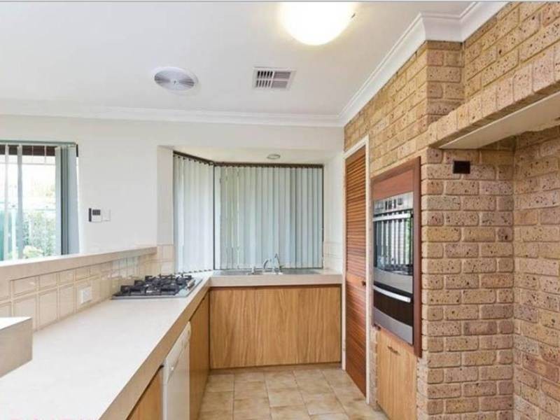 2 Atkins Road, Applecross WA 6153