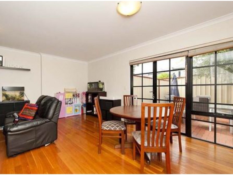 2/34 Pollard Street, Glendalough WA 6016