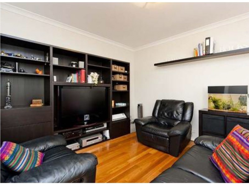 2/34 Pollard Street, Glendalough WA 6016