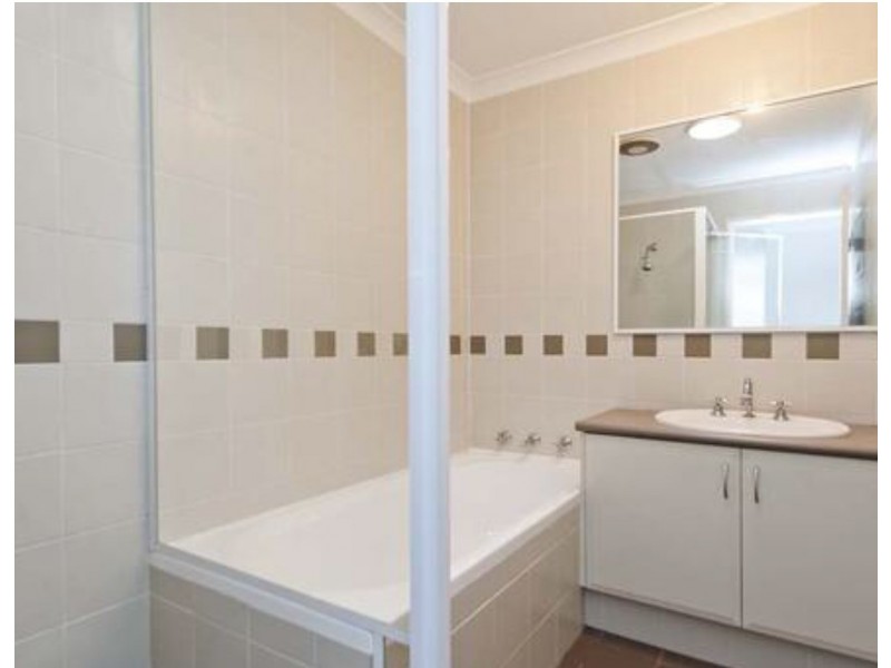 2/34 Pollard Street, Glendalough WA 6016