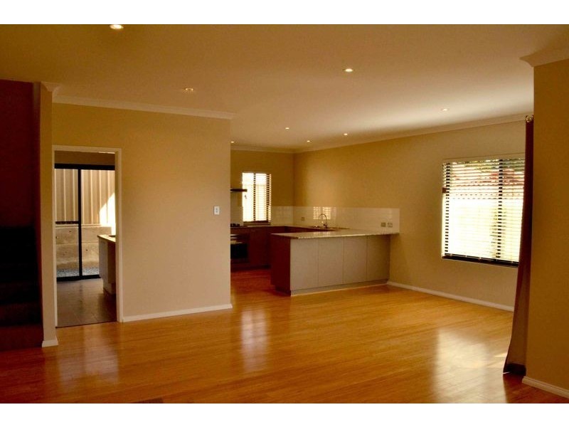 17 Orbell Road, Hillarys WA 6025