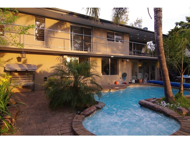 4 St Georges Terrace, Bellevue Heights SA 5050