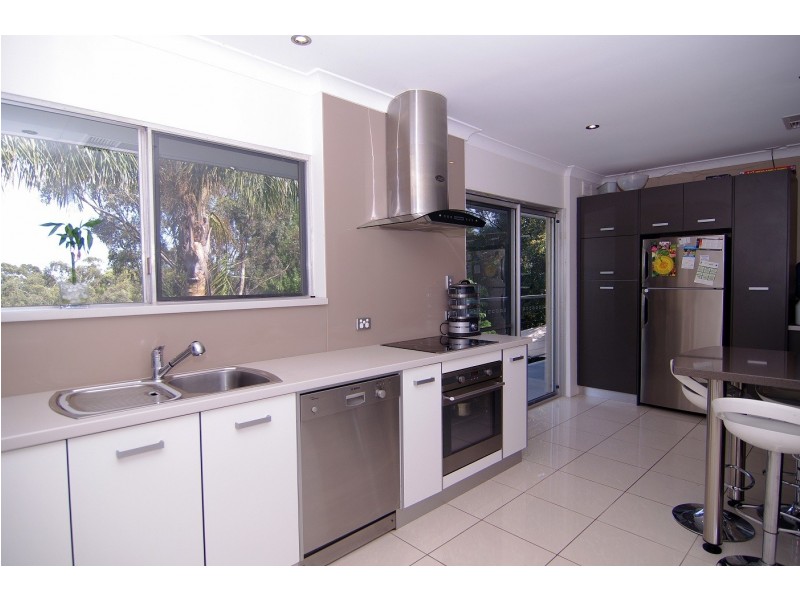 4 St Georges Terrace, Bellevue Heights SA 5050