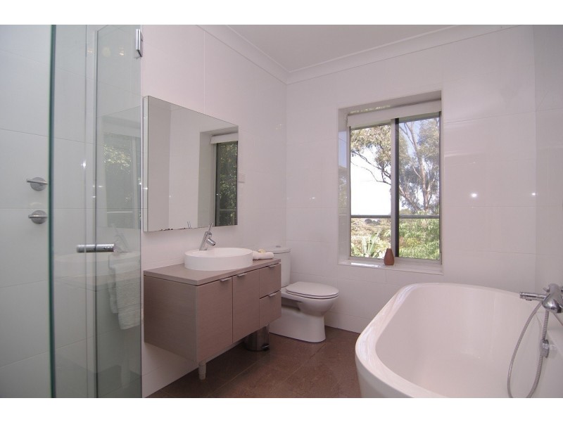 4 St Georges Terrace, Bellevue Heights SA 5050