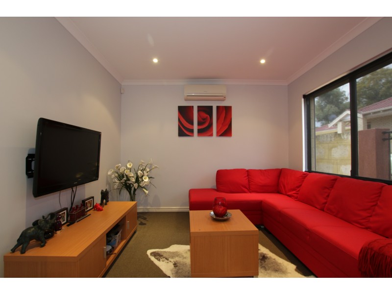 3/8 Palmer Place, Embleton WA 6062