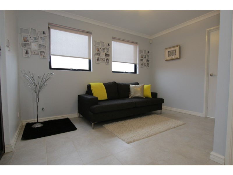 3/8 Palmer Place, Embleton WA 6062