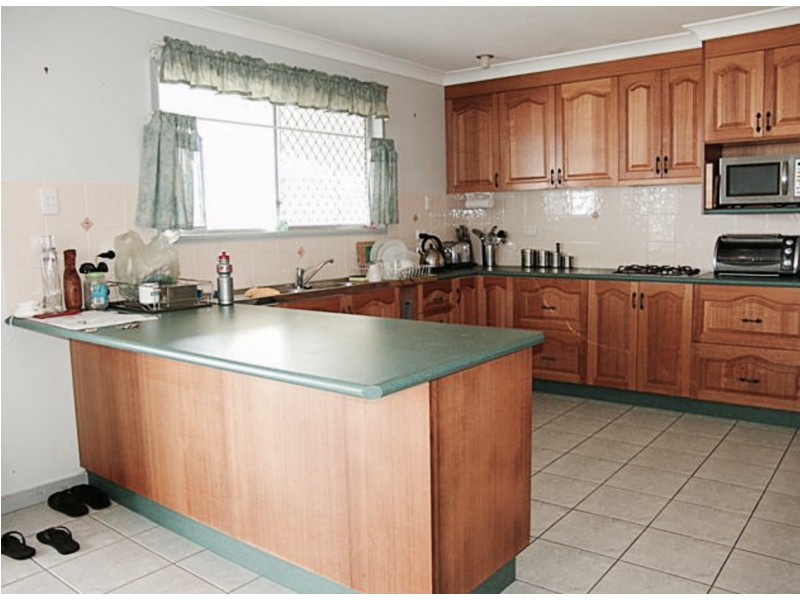 19 Ocean Parade, Cooee Bay QLD 4703