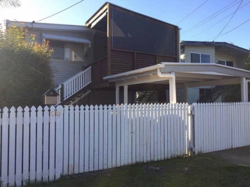 10 Nursery Road, Holland Park West QLD 4121