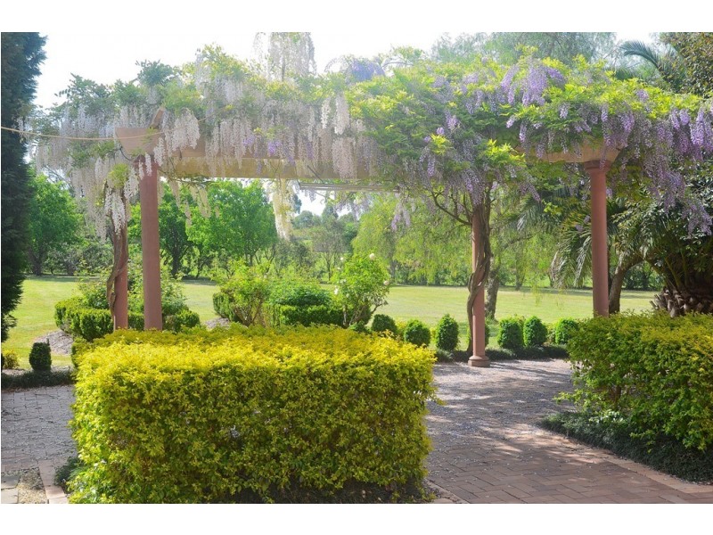 215 Capitol Hill Drive, Mount Vernon NSW 2178