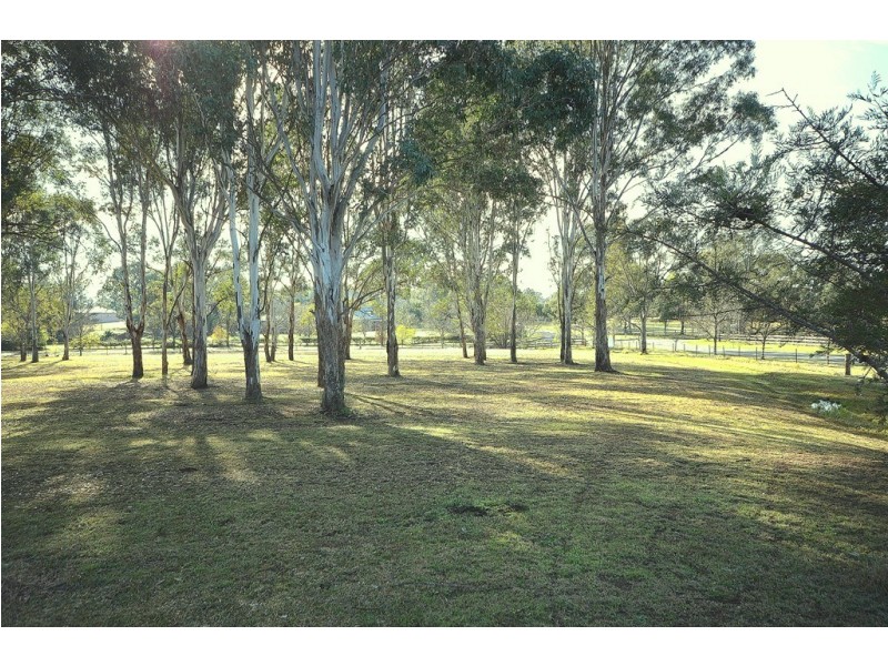 215 Capitol Hill Drive, Mount Vernon NSW 2178