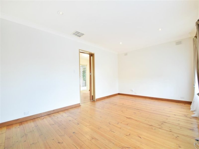 29 Tripoli Road, Happy Valley SA 5159