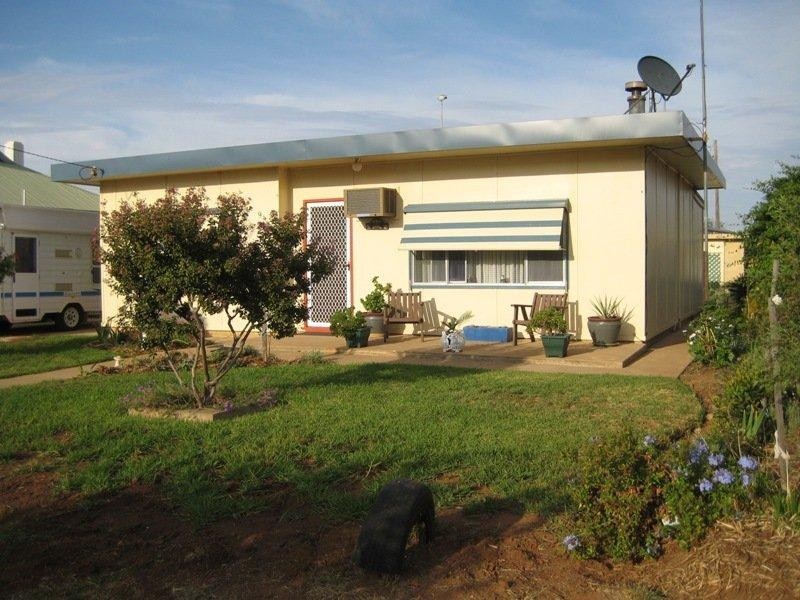 9 Princess Street, Urana NSW 2645