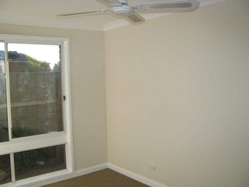 48 Jasmin Cres, Lake Albert NSW 2650