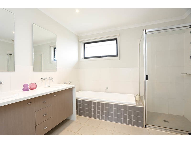 7 Turnstone Drive, Point Cook VIC 3030