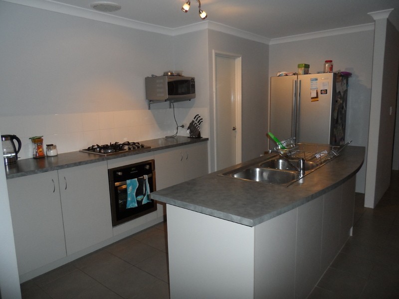 2 Pynsent Lane, Canning Vale WA 6155