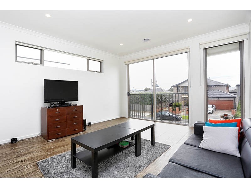 24 Cascade Terrace, Craigieburn VIC 3064