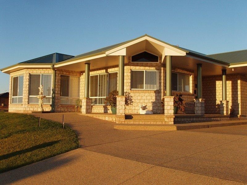 10 Franklin Drive, Estella NSW 2650