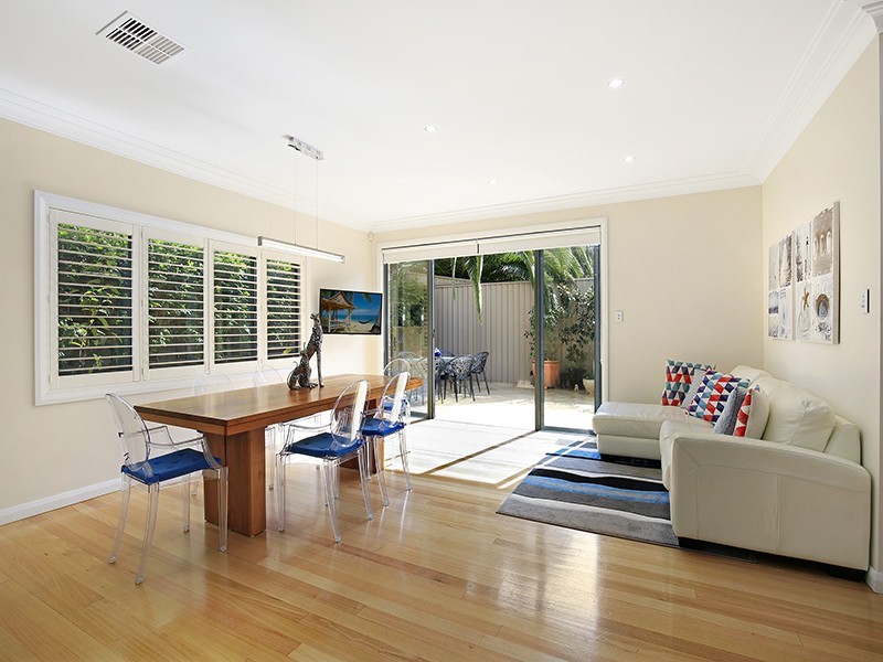 8 Robinson Street, Wollongong NSW 2500