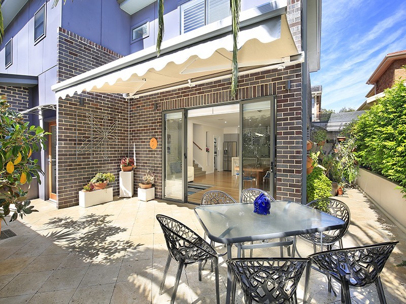 8 Robinson Street, Wollongong NSW 2500