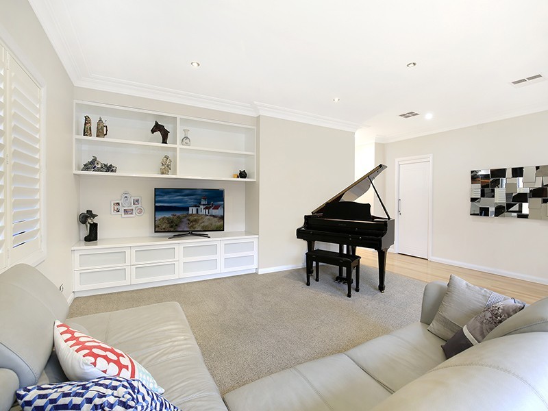 8 Robinson Street, Wollongong NSW 2500