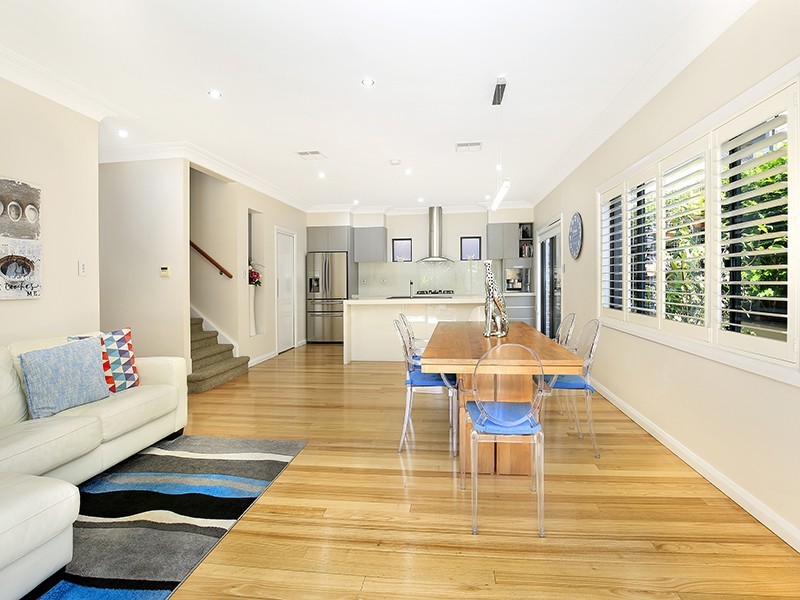 8 Robinson Street, Wollongong NSW 2500