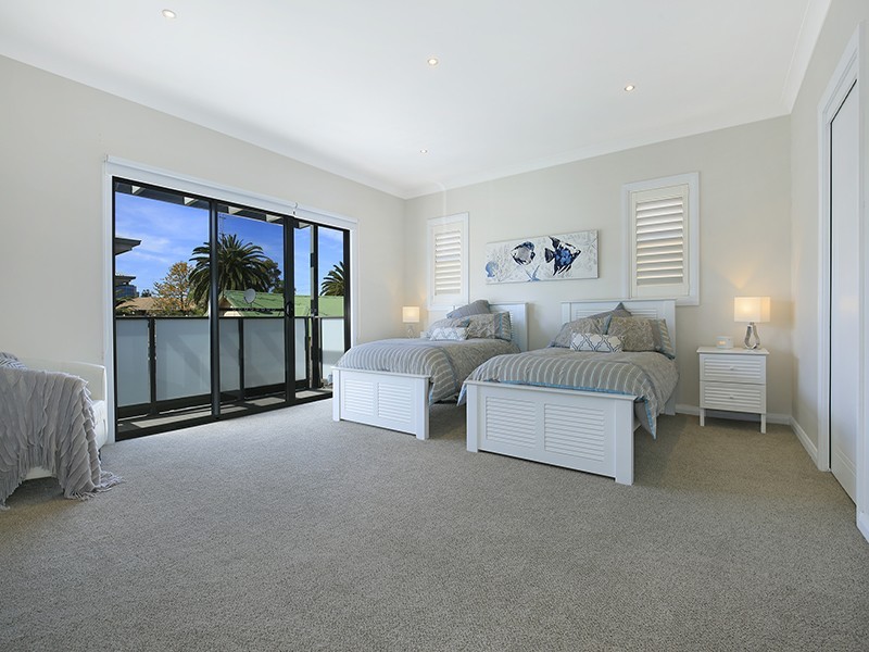 8 Robinson Street, Wollongong NSW 2500