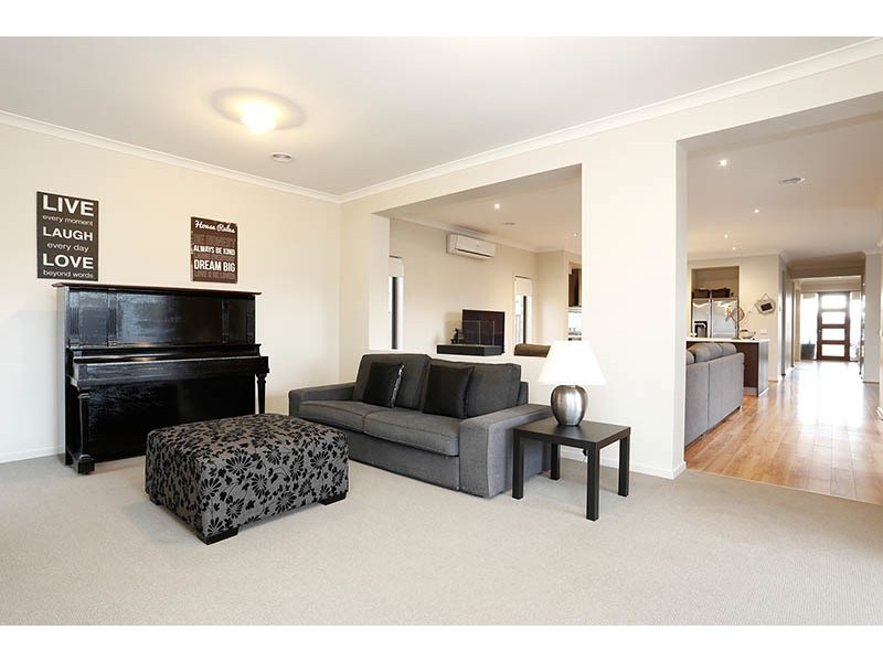 5 Spraypoint Drive, Point Cook VIC 3030