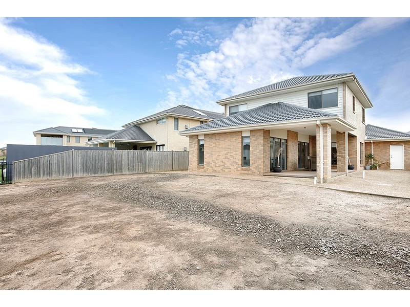 5 Spraypoint Drive, Point Cook VIC 3030