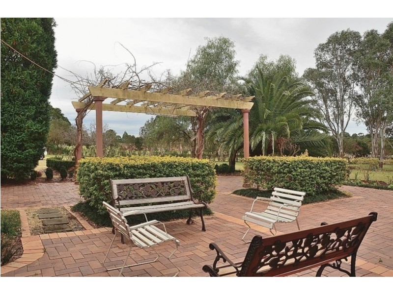 215 Capitol Hill Drive, Mount Vernon NSW 2178