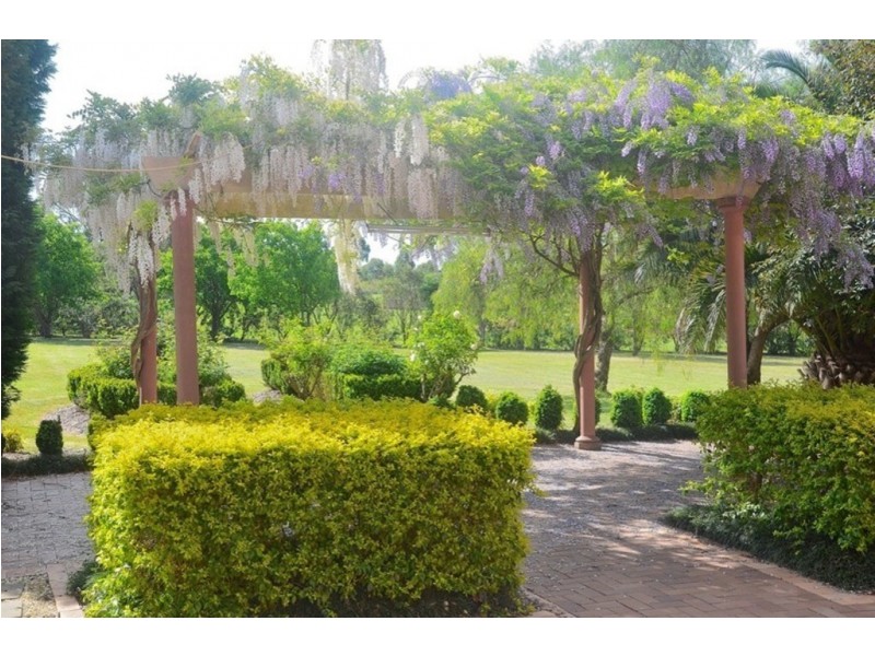 215 Capitol Hill Drive, Mount Vernon NSW 2178