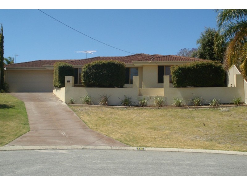 15 Maitland Place, Thornlie WA 6108