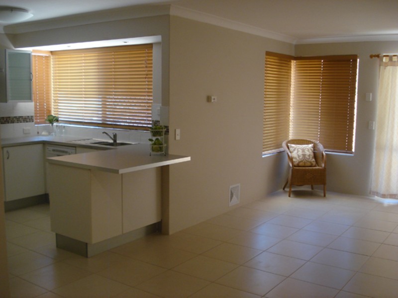 15 Maitland Place, Thornlie WA 6108