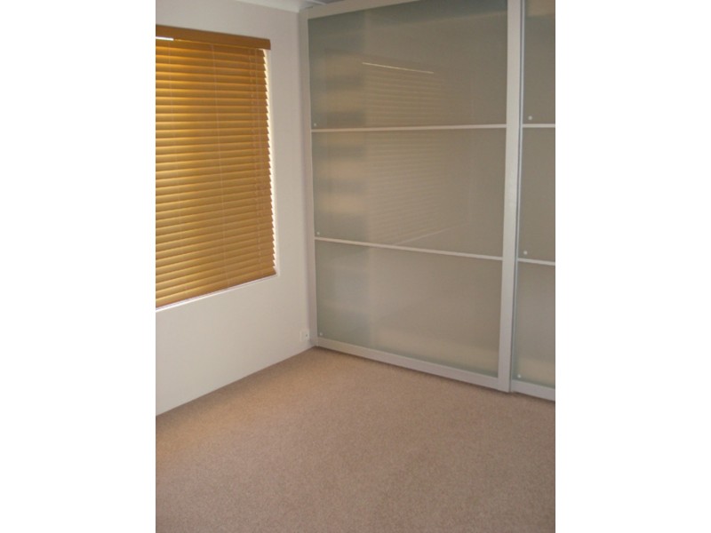 15 Maitland Place, Thornlie WA 6108