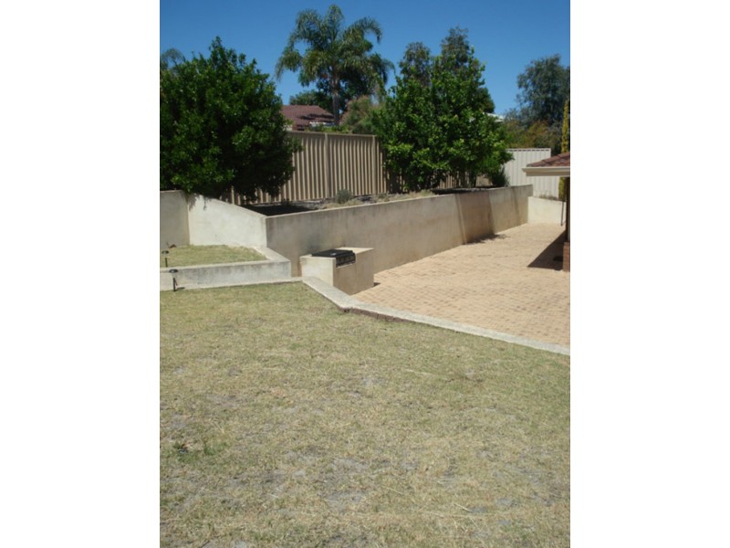 15 Maitland Place, Thornlie WA 6108