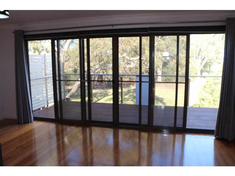 2/14 Conifer Avenue, Altona North VIC 3025