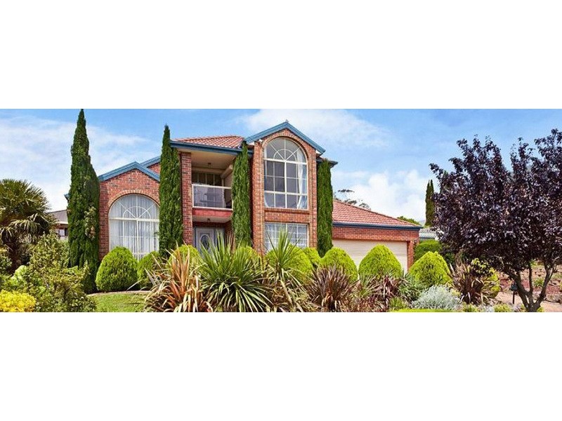 8 Minton Walk, Narre Warren South VIC 3805