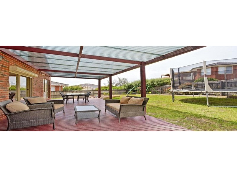 8 Minton Walk, Narre Warren South VIC 3805