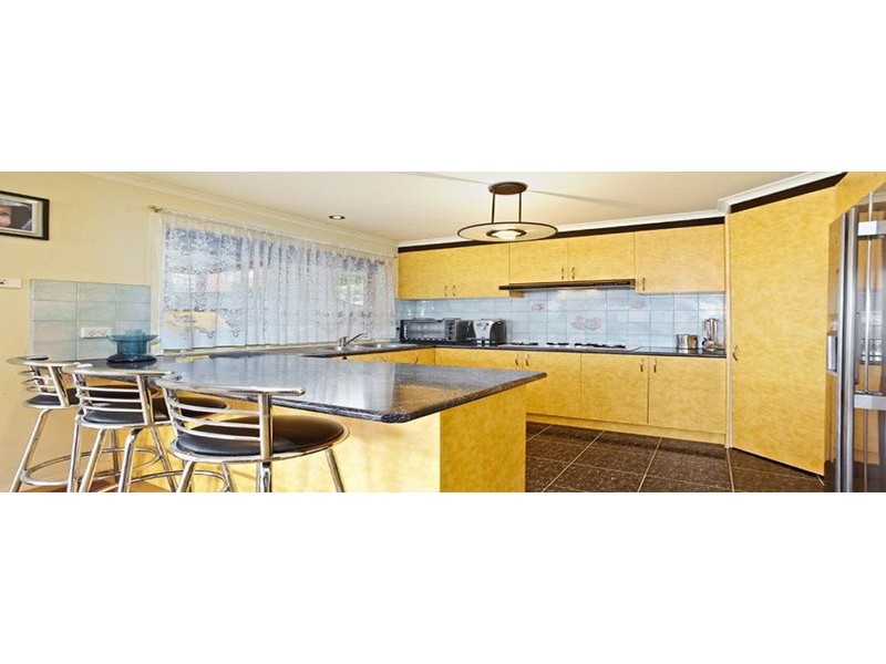 8 Minton Walk, Narre Warren South VIC 3805