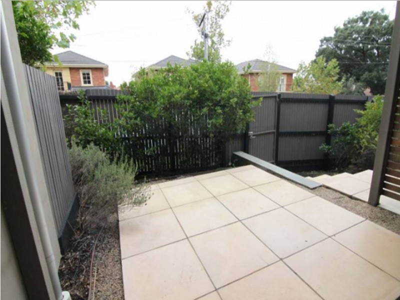 2B Golden Quadrant, Glen Iris VIC 3146
